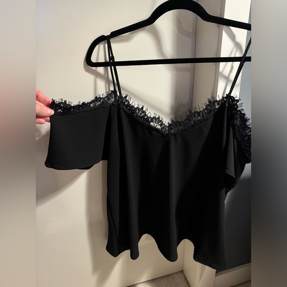 Kimchi Blue (Urban Outfitters) Veda Cold Shoulder Top - Picture 4 of 7